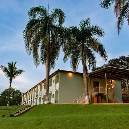 Hotel Fazenda Vale Da Cachoeira Serra Negra  Exterior photo